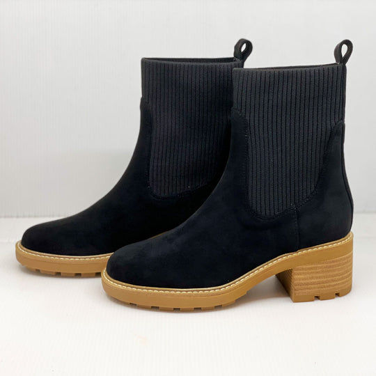 Women's Black Slip-on Lug Boots